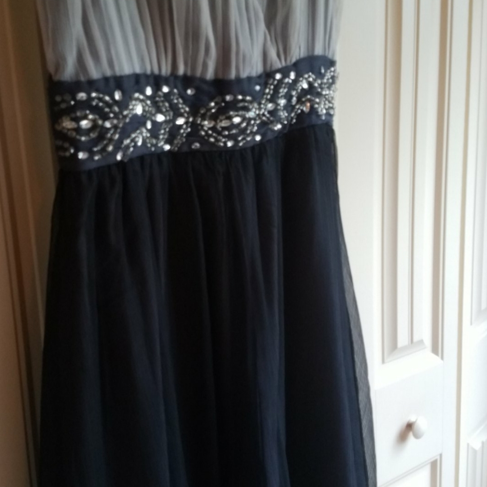 Dress - Picture 8 of 8